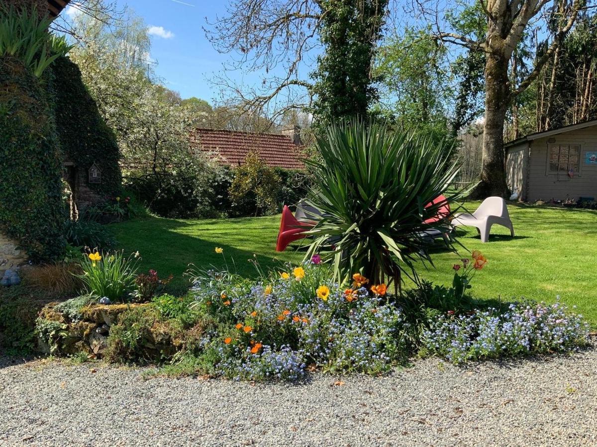 Le Moulin De La Castellerie Bed & Breakfast Moon-sur-Elle Екстериор снимка