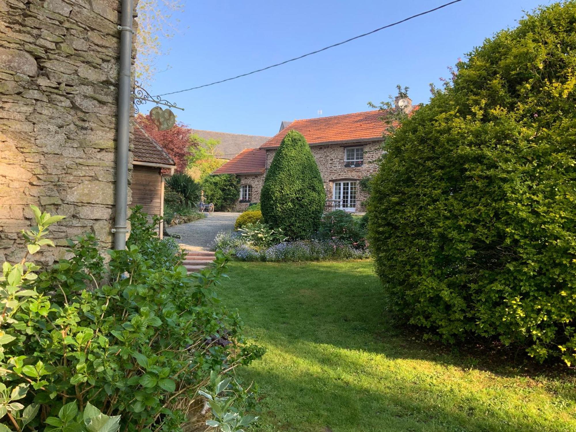 Le Moulin De La Castellerie Bed & Breakfast Moon-sur-Elle Екстериор снимка