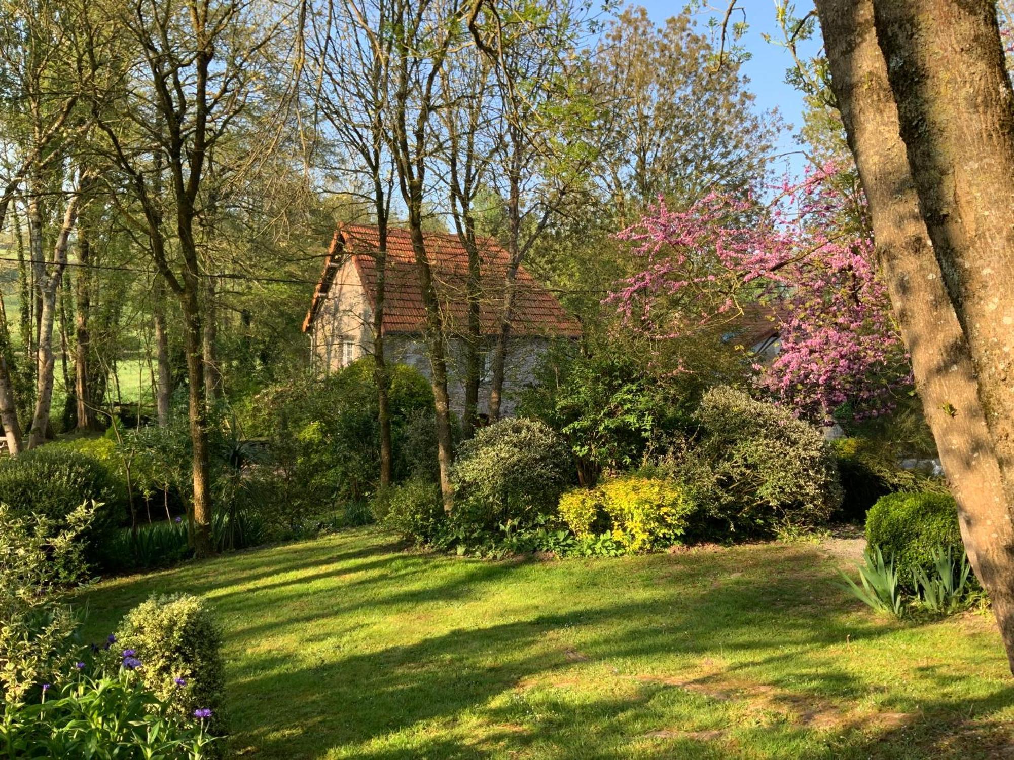 Le Moulin De La Castellerie Bed & Breakfast Moon-sur-Elle Екстериор снимка