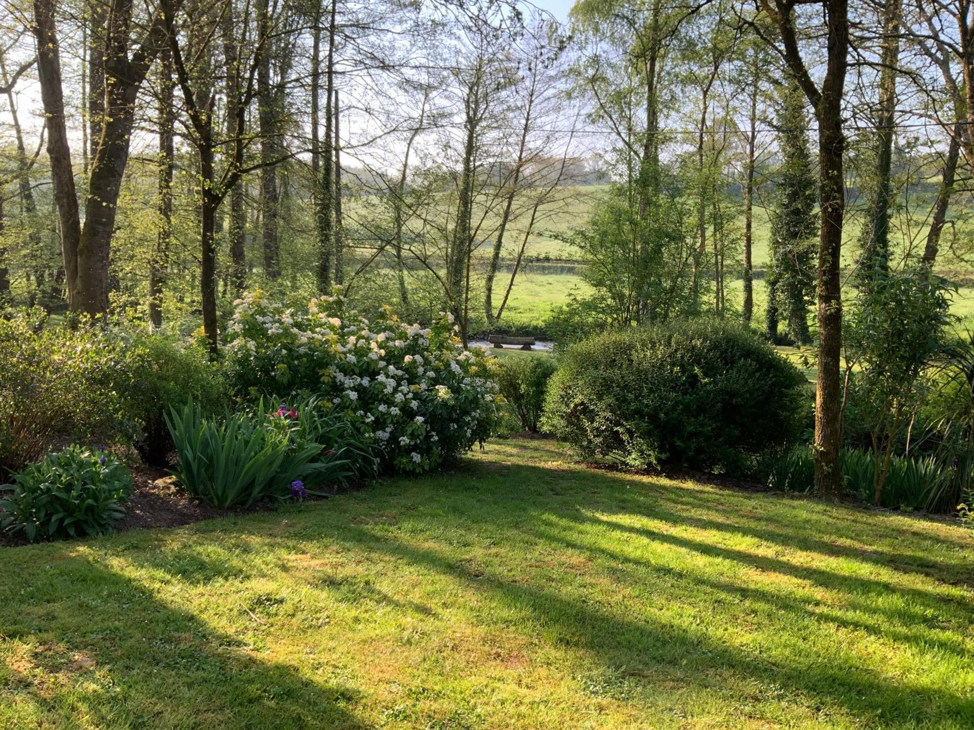 Le Moulin De La Castellerie Bed & Breakfast Moon-sur-Elle Екстериор снимка