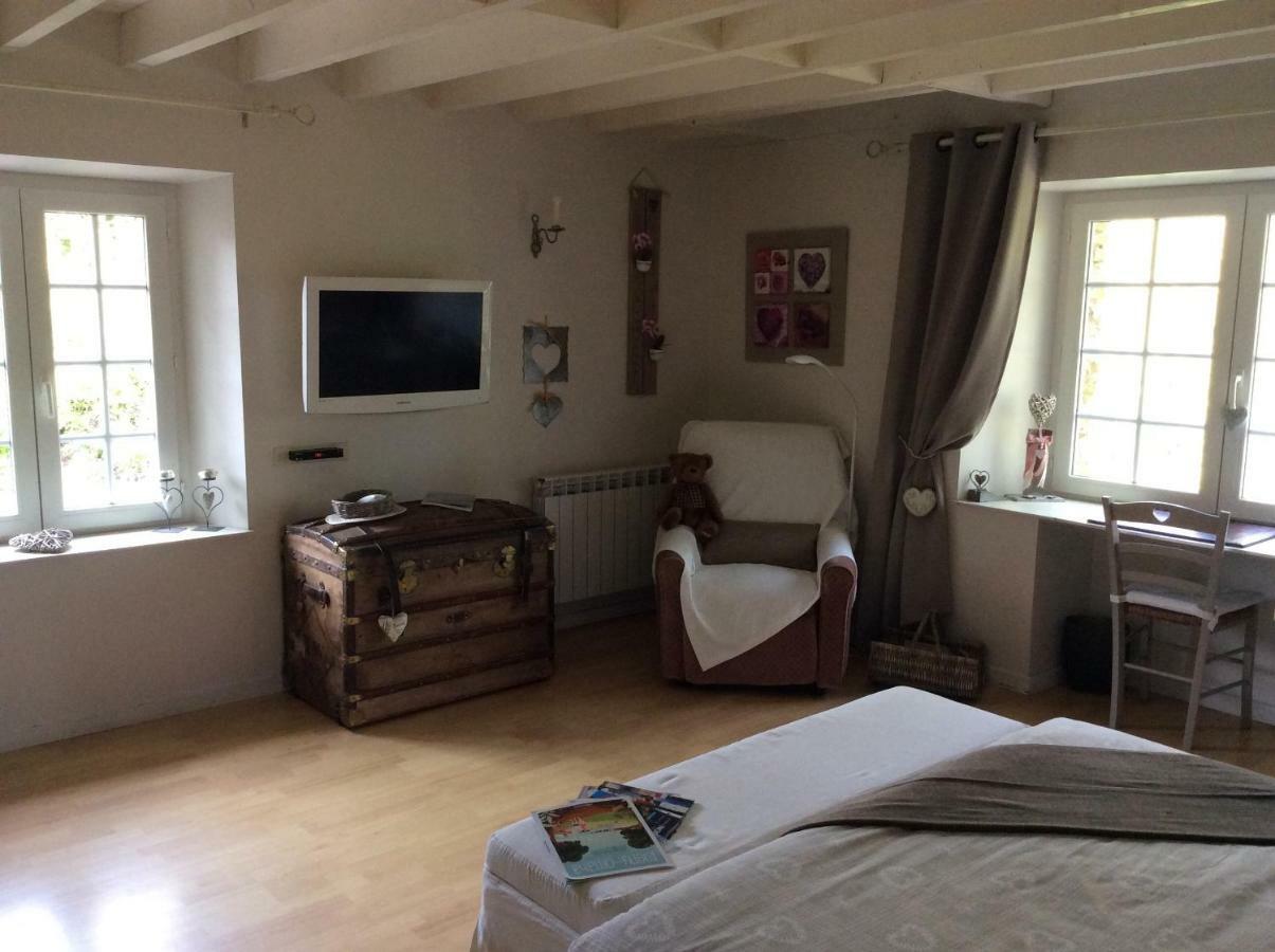 Le Moulin De La Castellerie Bed & Breakfast Moon-sur-Elle Екстериор снимка