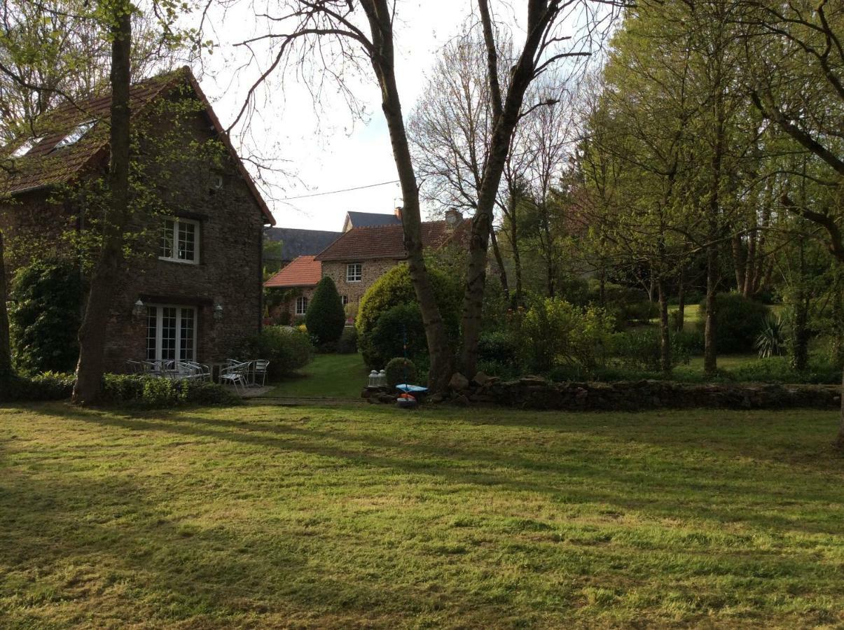 Le Moulin De La Castellerie Bed & Breakfast Moon-sur-Elle Екстериор снимка