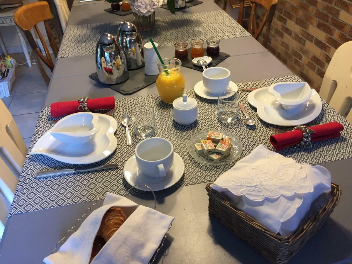 Le Moulin De La Castellerie Bed & Breakfast Moon-sur-Elle Екстериор снимка