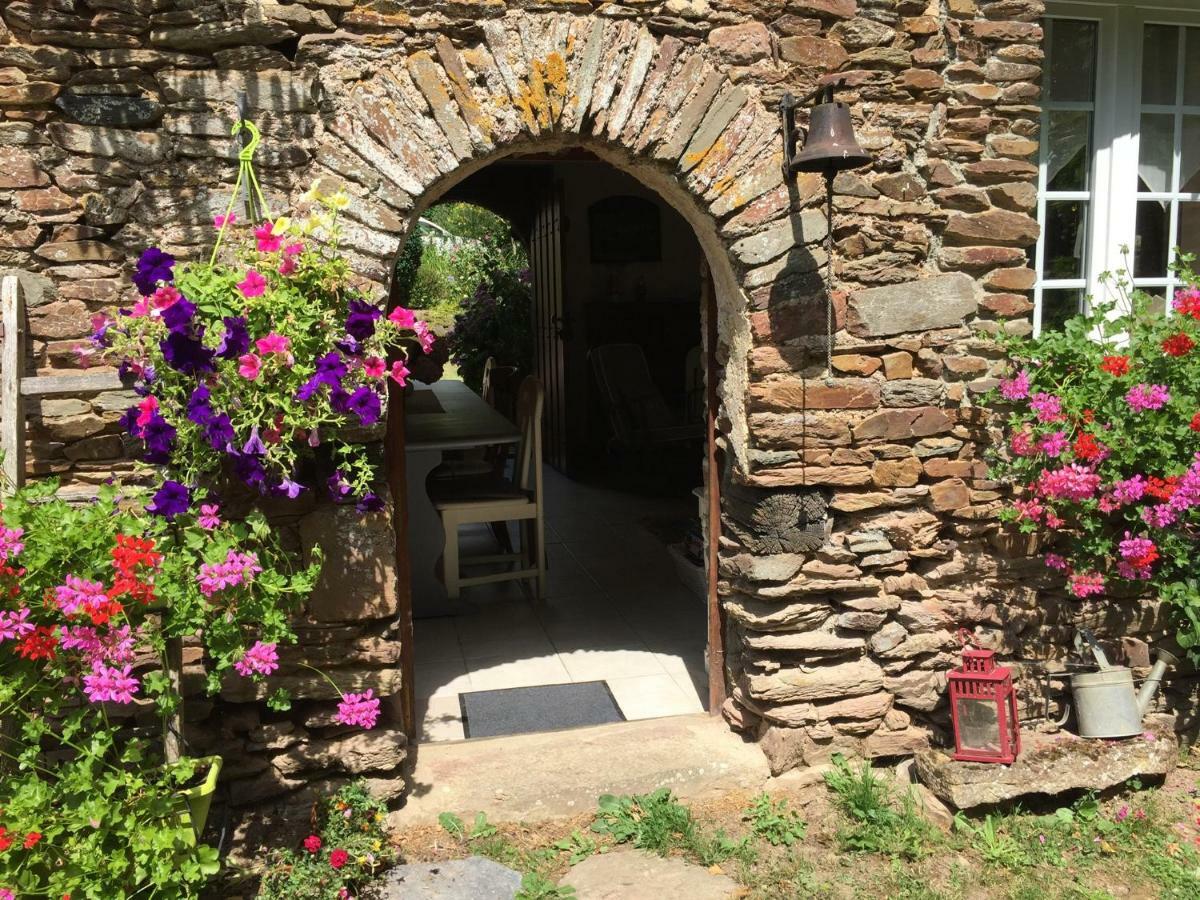 Le Moulin De La Castellerie Bed & Breakfast Moon-sur-Elle Екстериор снимка