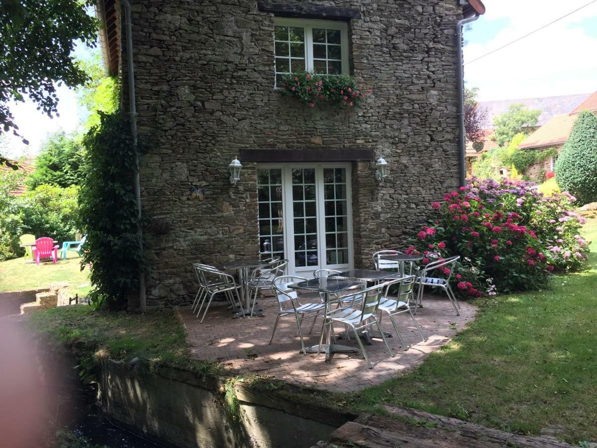 Le Moulin De La Castellerie Bed & Breakfast Moon-sur-Elle Екстериор снимка