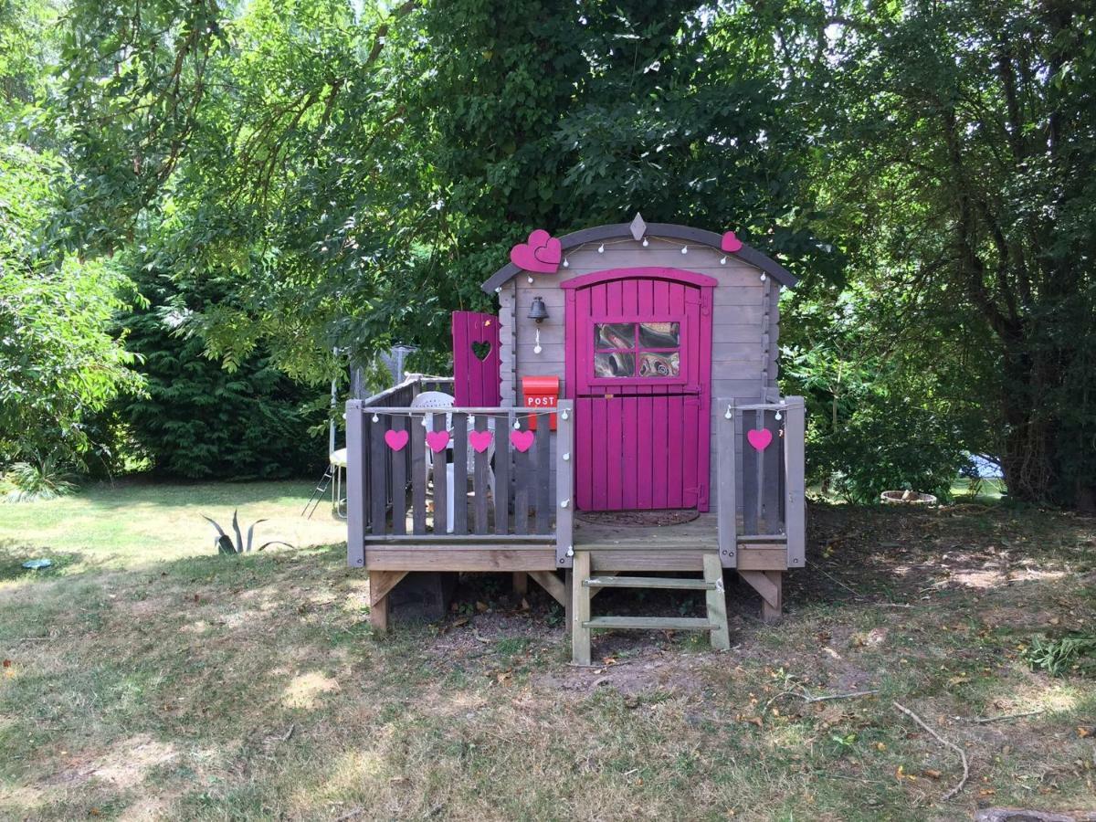 Le Moulin De La Castellerie Bed & Breakfast Moon-sur-Elle Екстериор снимка