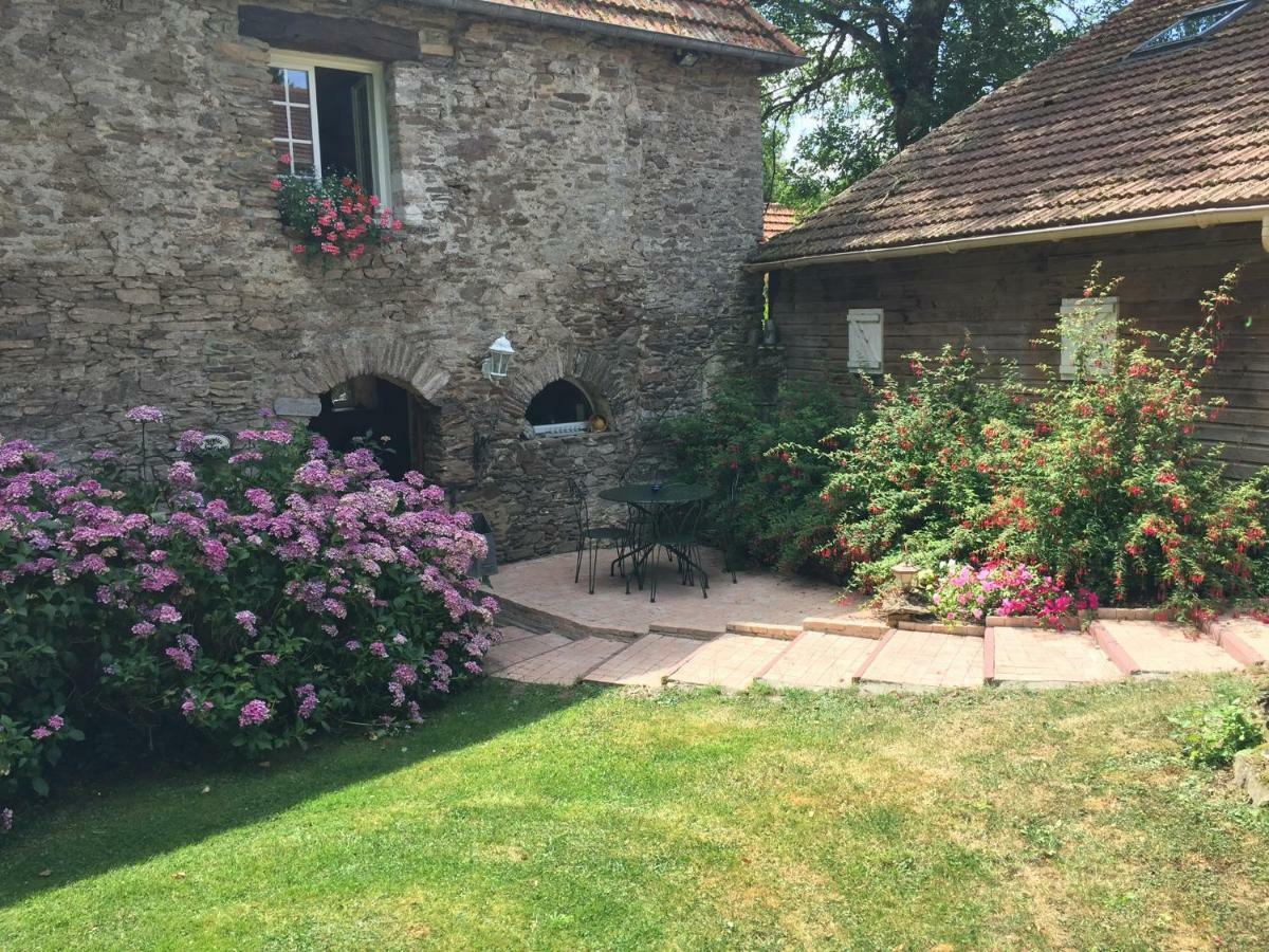 Le Moulin De La Castellerie Bed & Breakfast Moon-sur-Elle Екстериор снимка